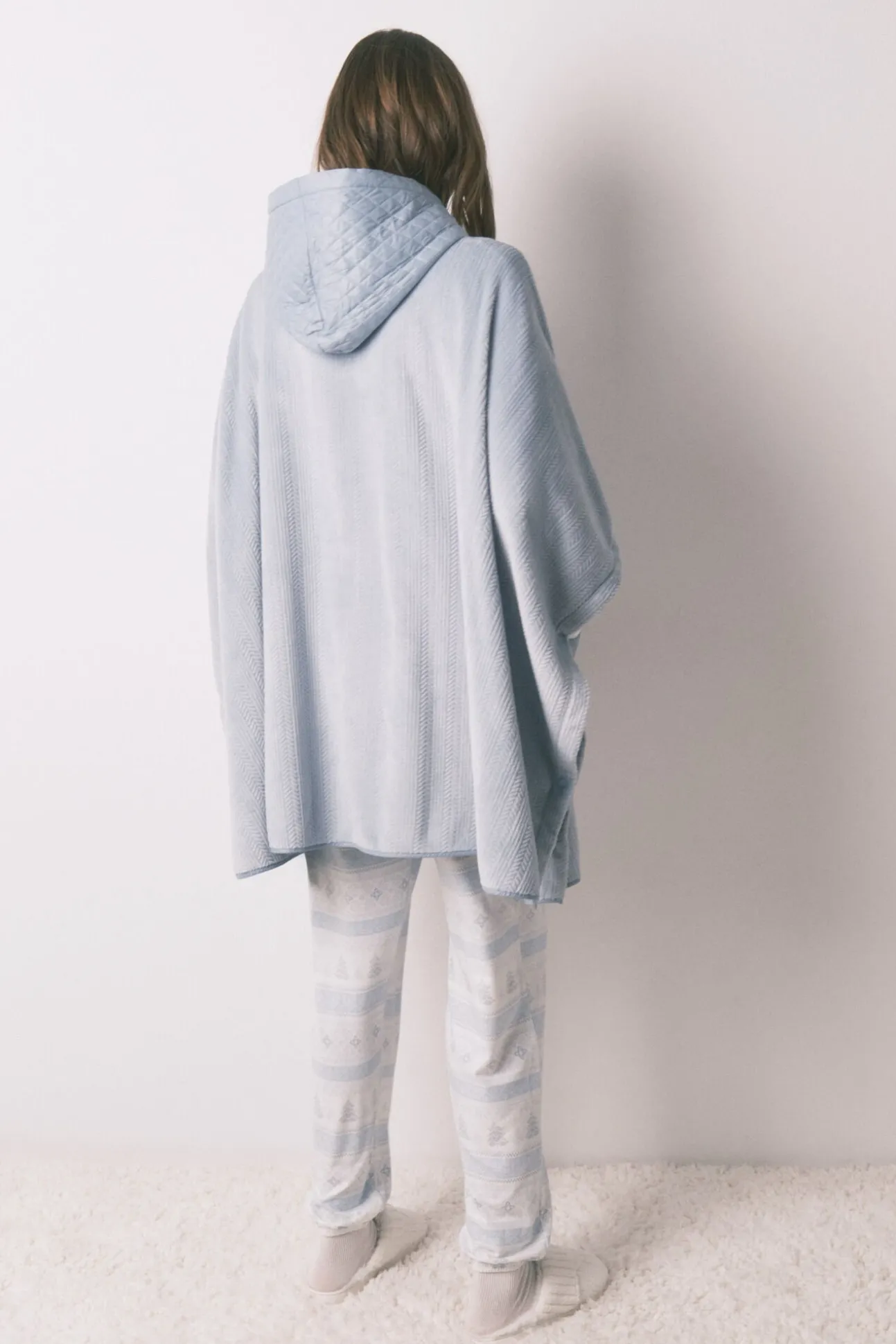 Poncho corto polar relieve azul