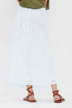 Regina. Falda perforada