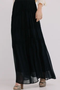 Romelia. Falda bordada