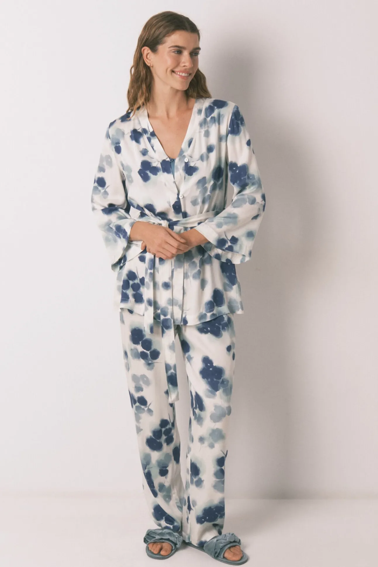 Set pijama satén floral verde