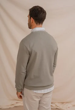 Sudadera básica de cuello redondo