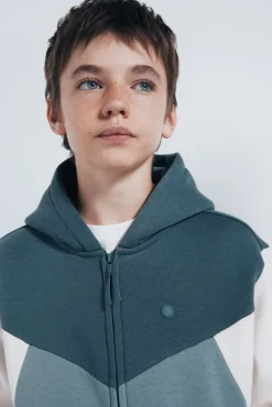 Sudadera capucha cortes niño