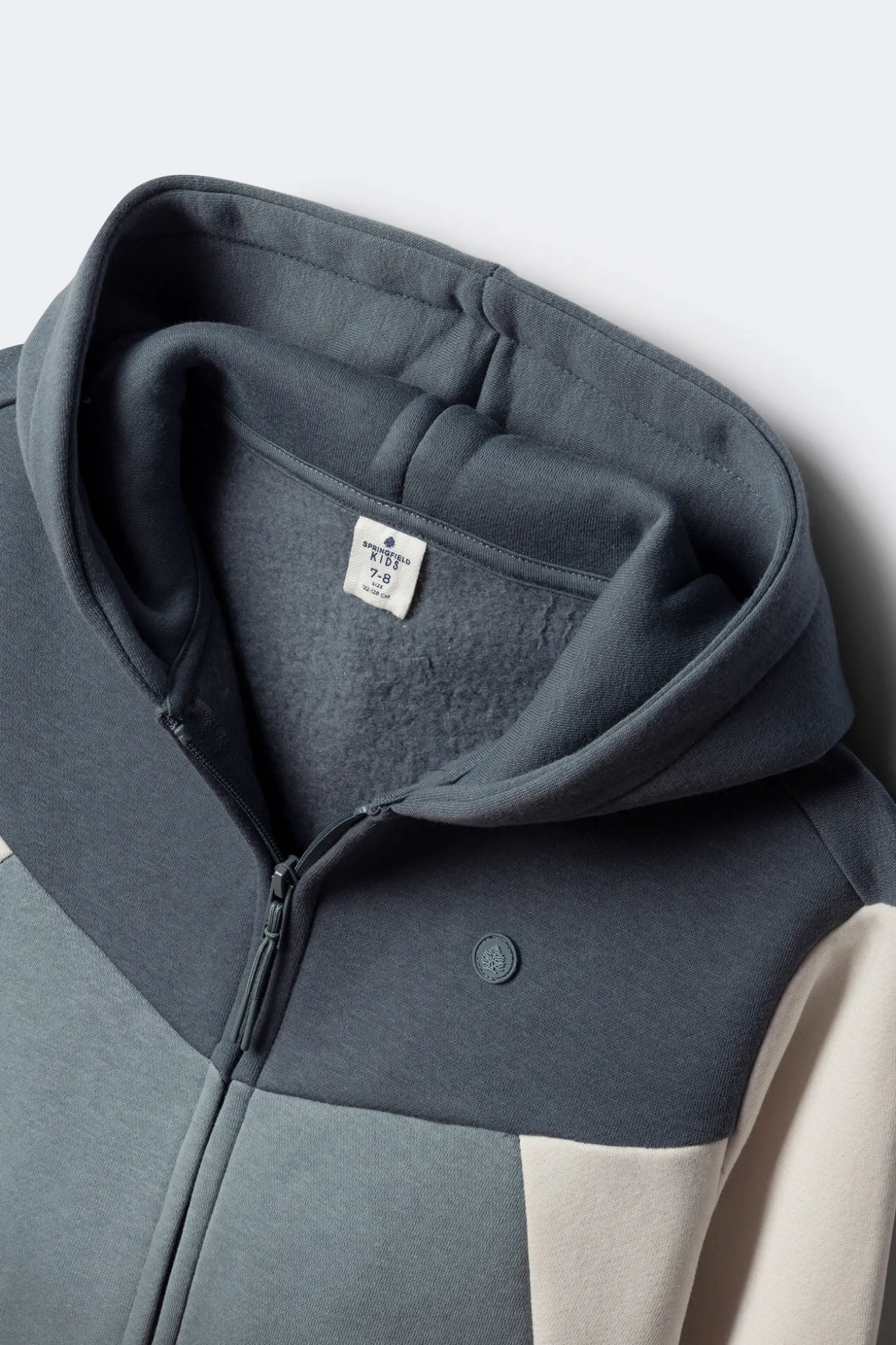 Sudadera capucha cortes niño