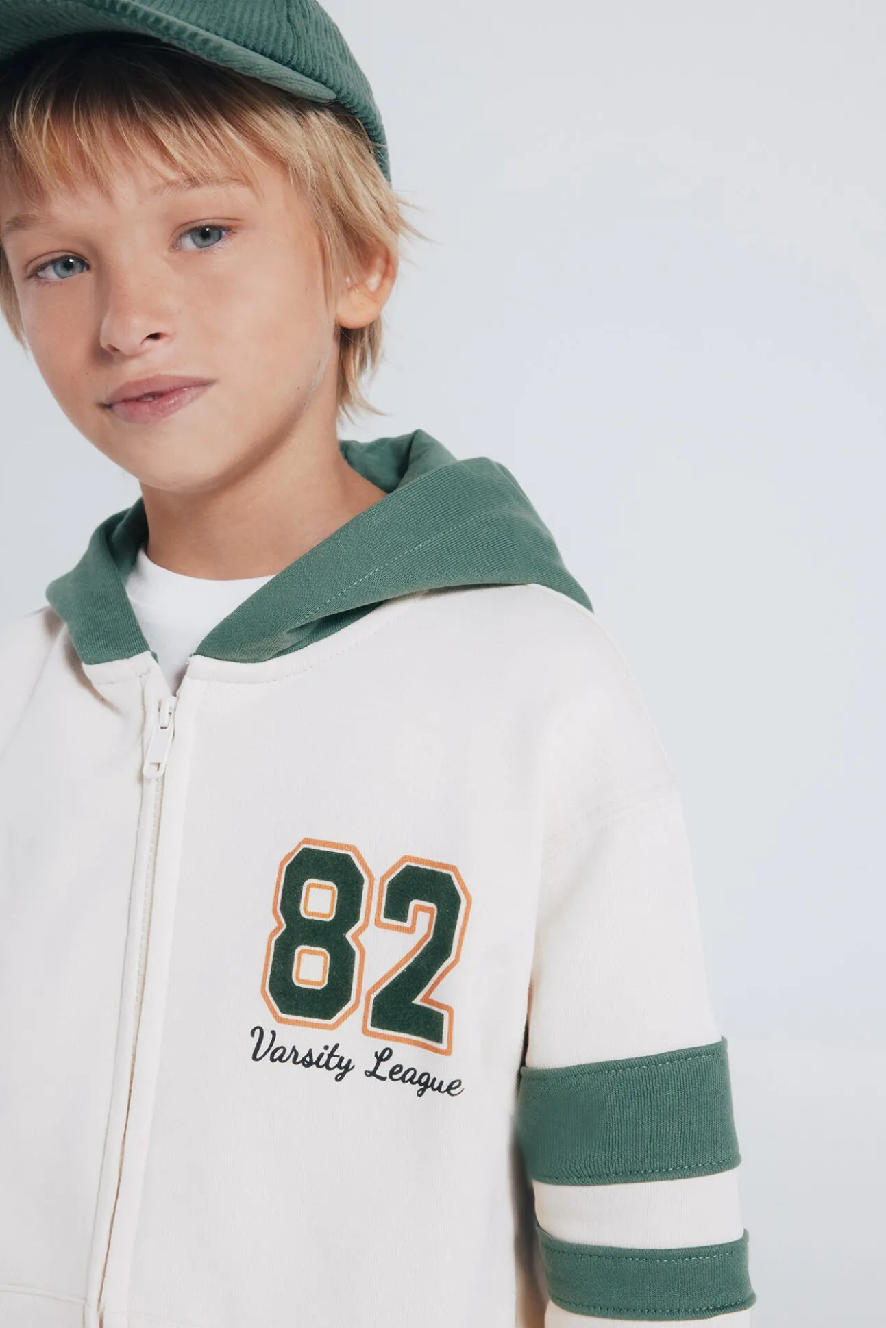 Sudadera capucha varsity niño