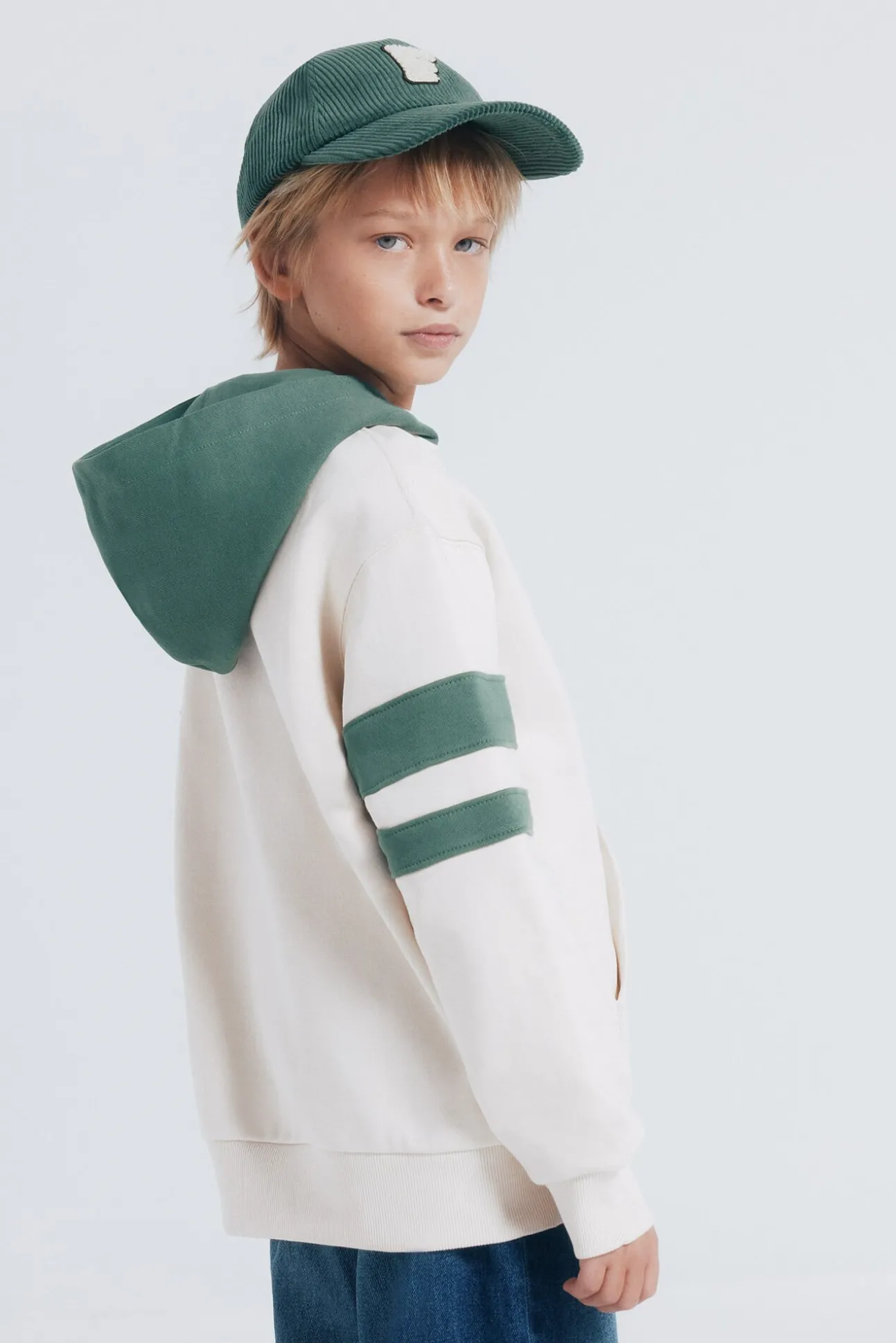 Sudadera capucha varsity niño