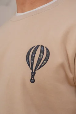 Sudadera con bordado frontal