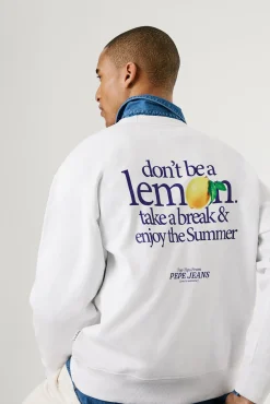 Sudadera de cuello redondo con logo frontal y estampado trasero.