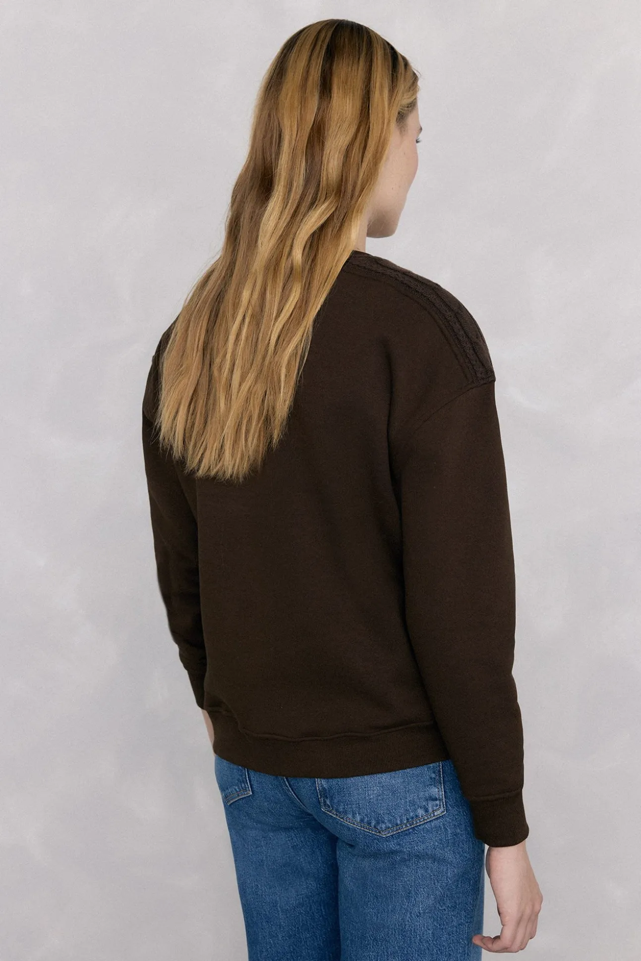 Sudadera detalle trenzado