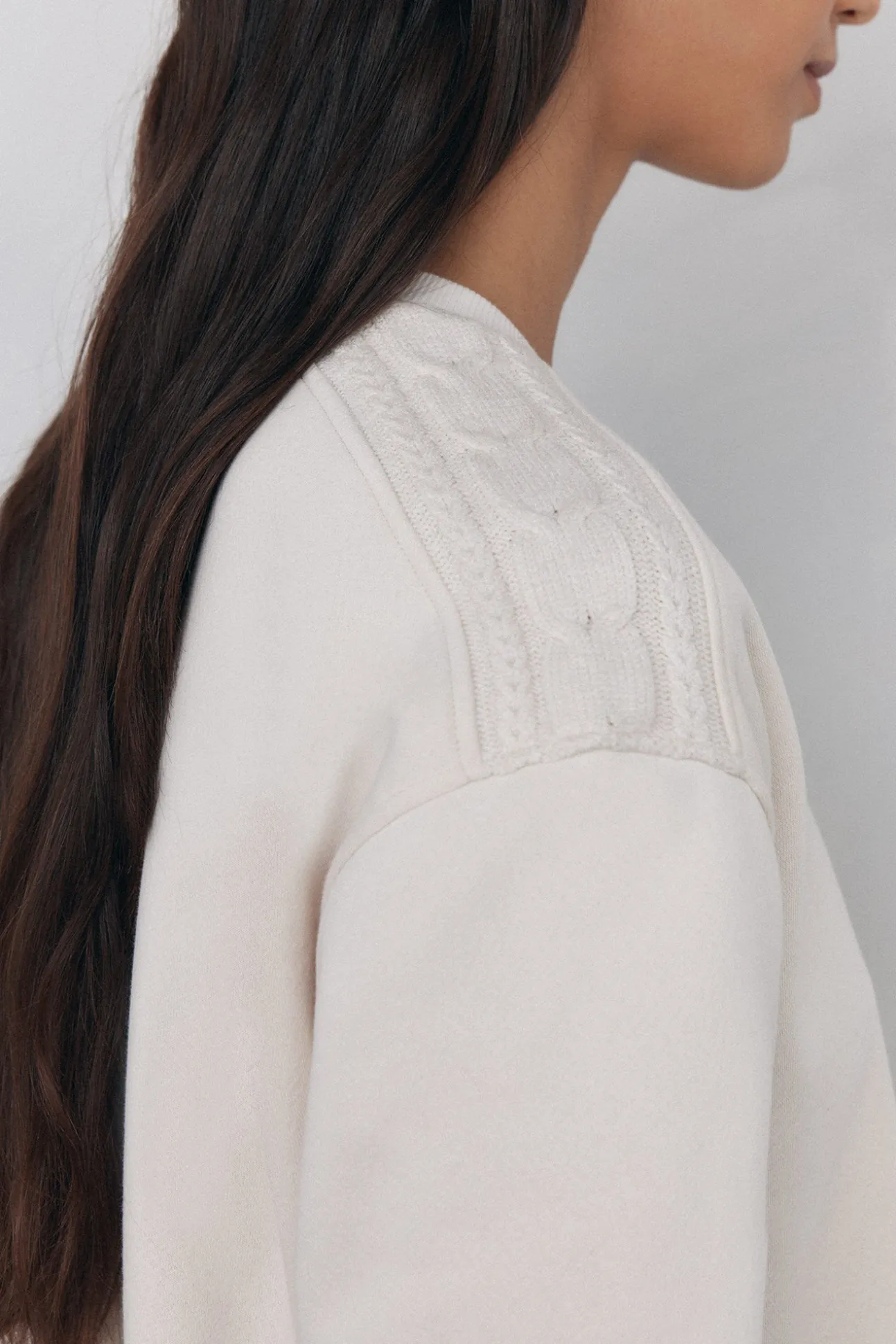 Sudadera detalle trenzado