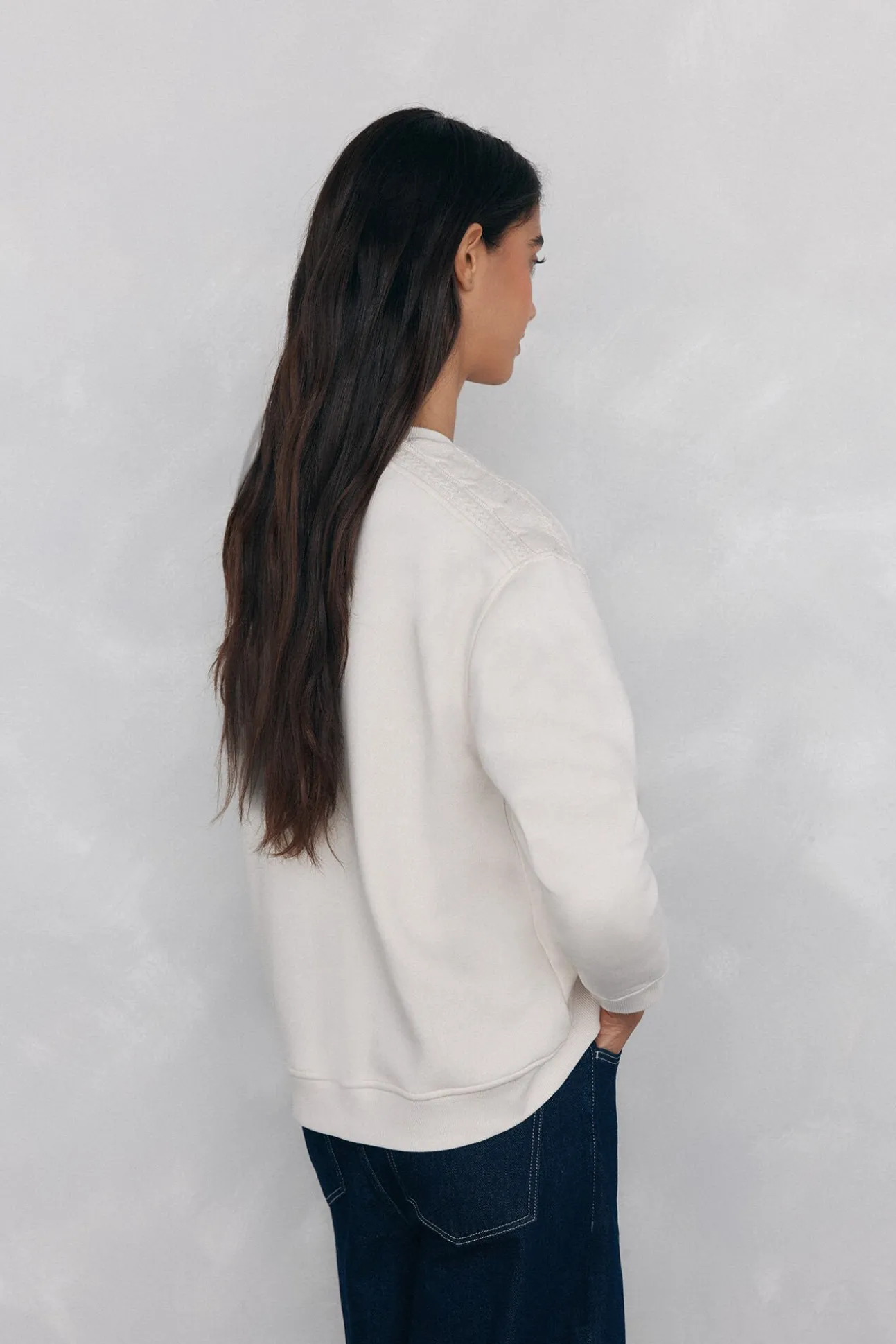 Sudadera detalle trenzado