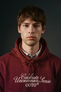 Sudadera gráfica con capucha