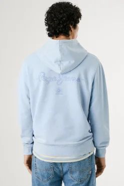 Sudadera lavada con logo pequeño frontal y logo grande en la espalda.