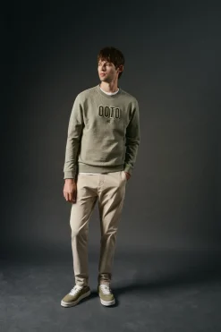 Sudadera logo bordado