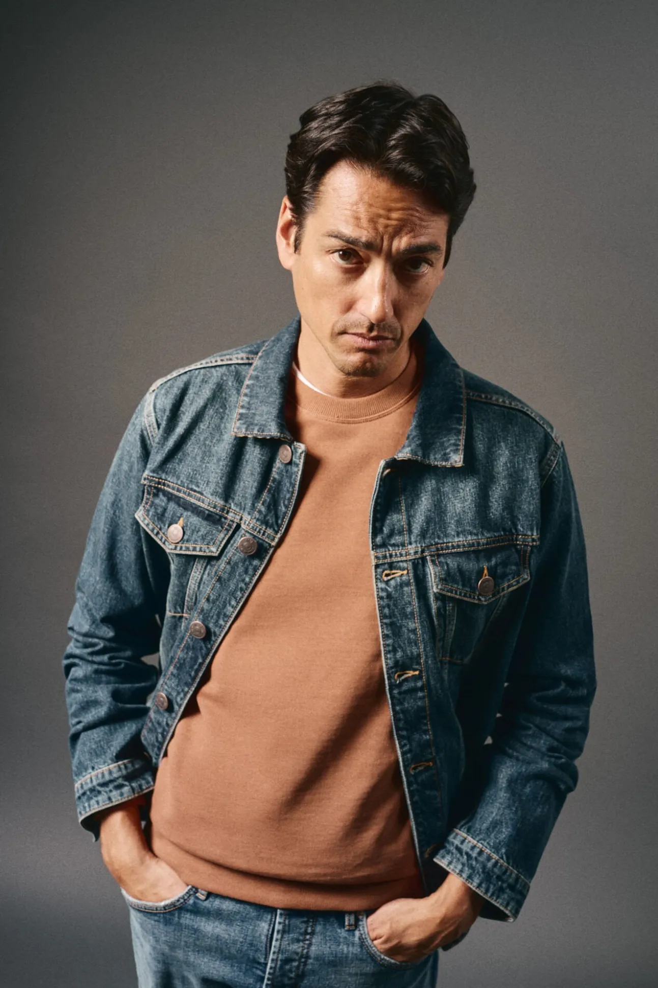 Sudadera logo relieve