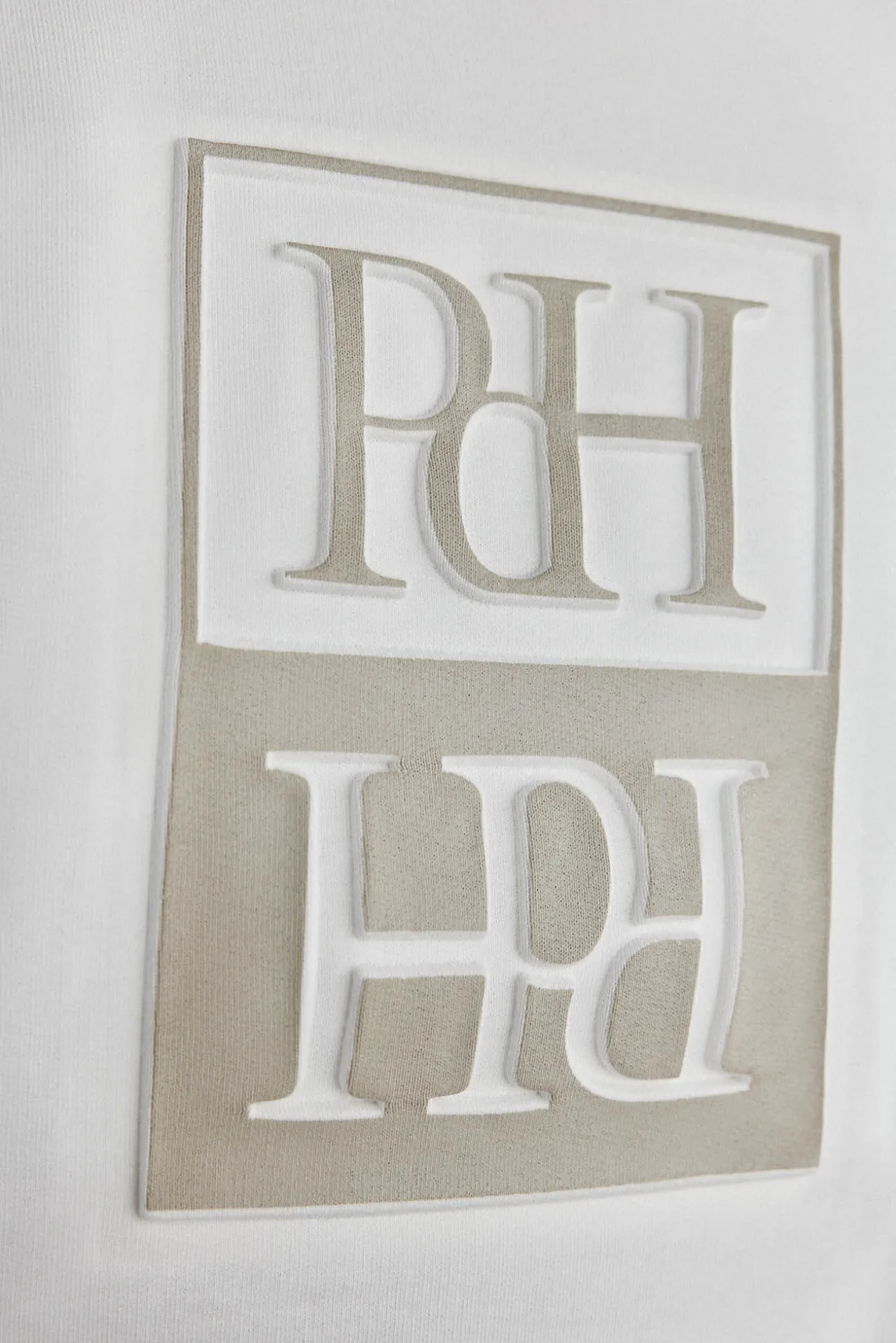 Sudadera logo relieve