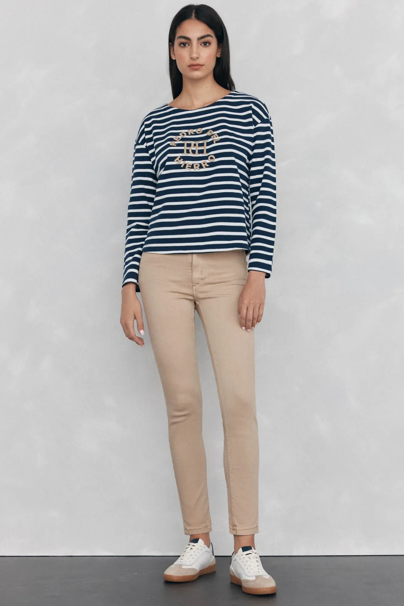 Sudadera rayas bordada