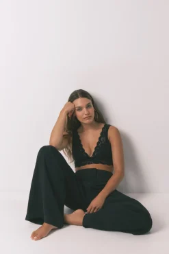 Sujetador bralette halter encaje negro