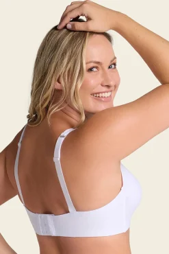 Sujetador brastop con buen cubrimiento de sisa y espalda