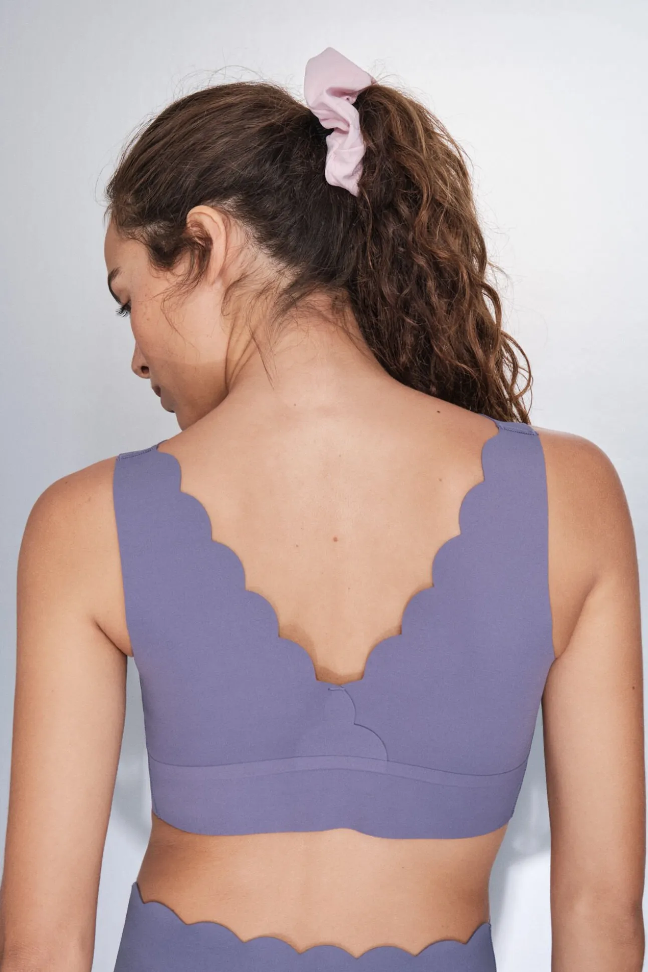 Sujetador deportivo COMPRESSIVE morado