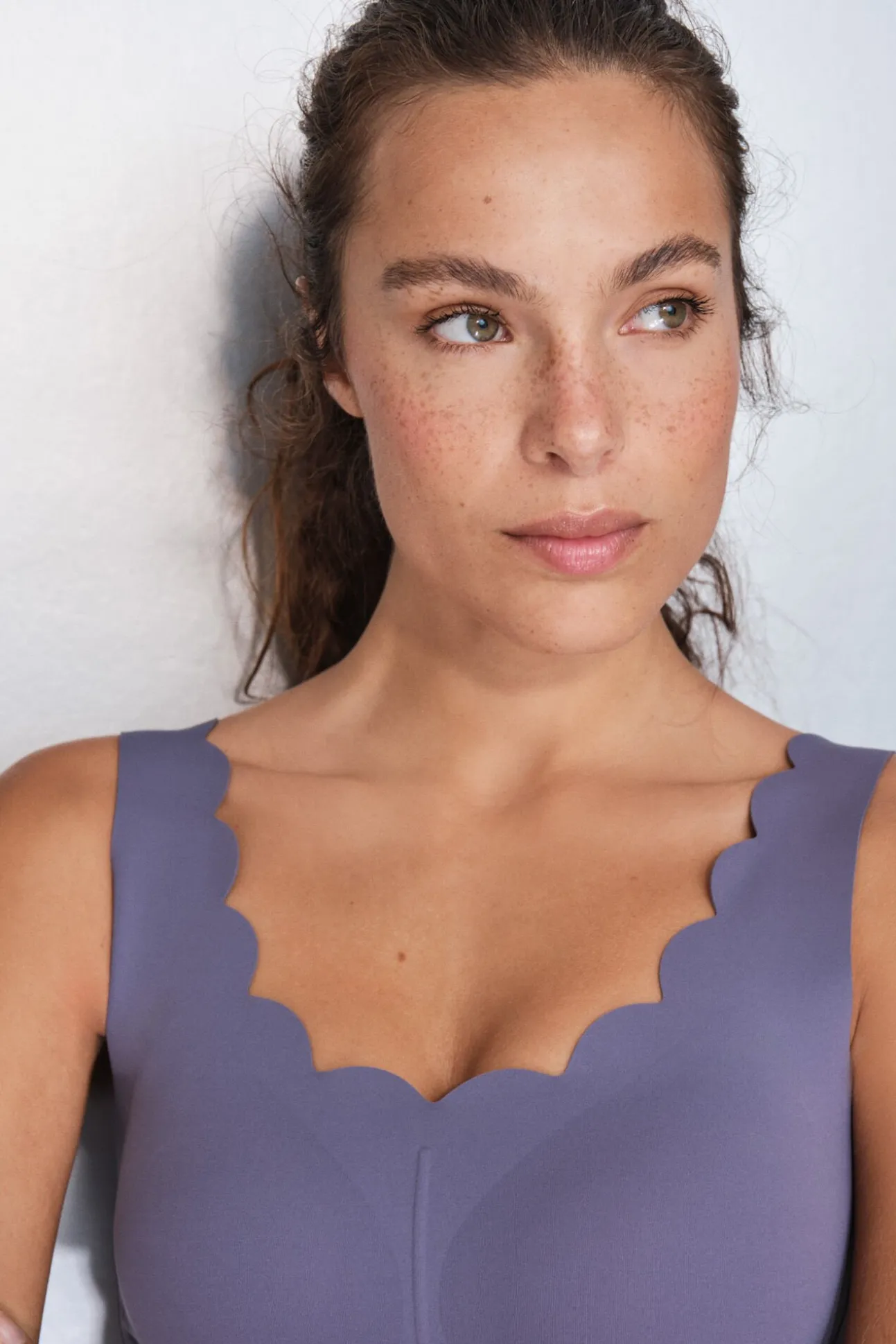 Sujetador deportivo COMPRESSIVE morado