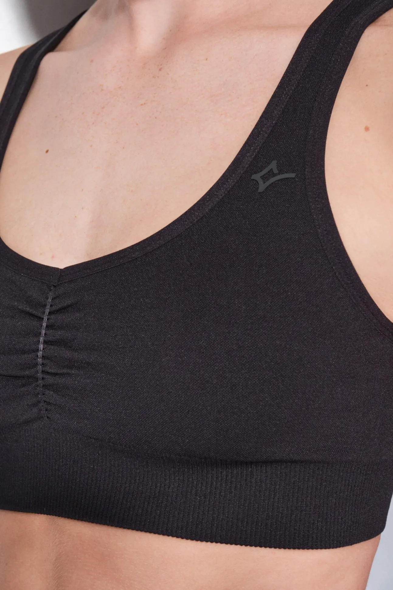 Sujetador deportivo negro SEAMLESS FIT