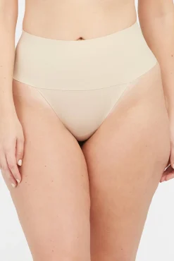 Tanga moldeador invisible nude Spanx