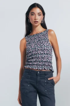 Top ajustado florecitas