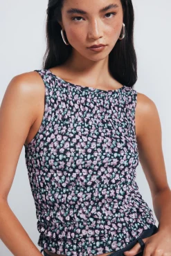 Top ajustado florecitas