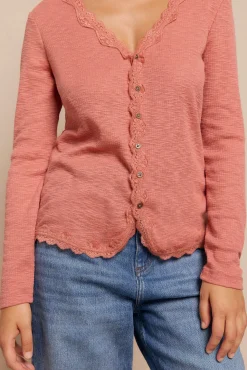 Top cárdigan blonda