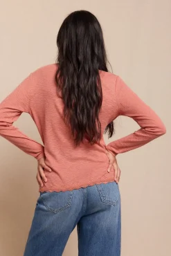 Top cárdigan blonda