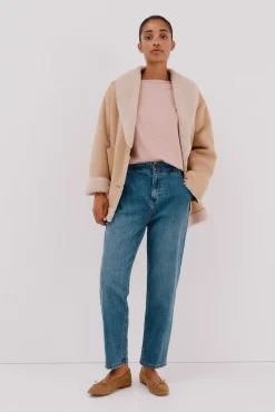 Top cuello barco botones dorados