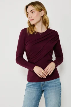 Top de manga larga con detalle drapeado