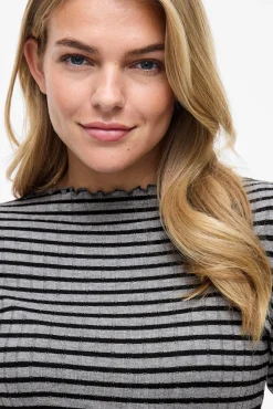 Top de manga larga con ribetes