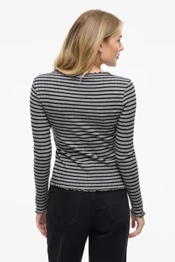 Top de manga larga con ribetes