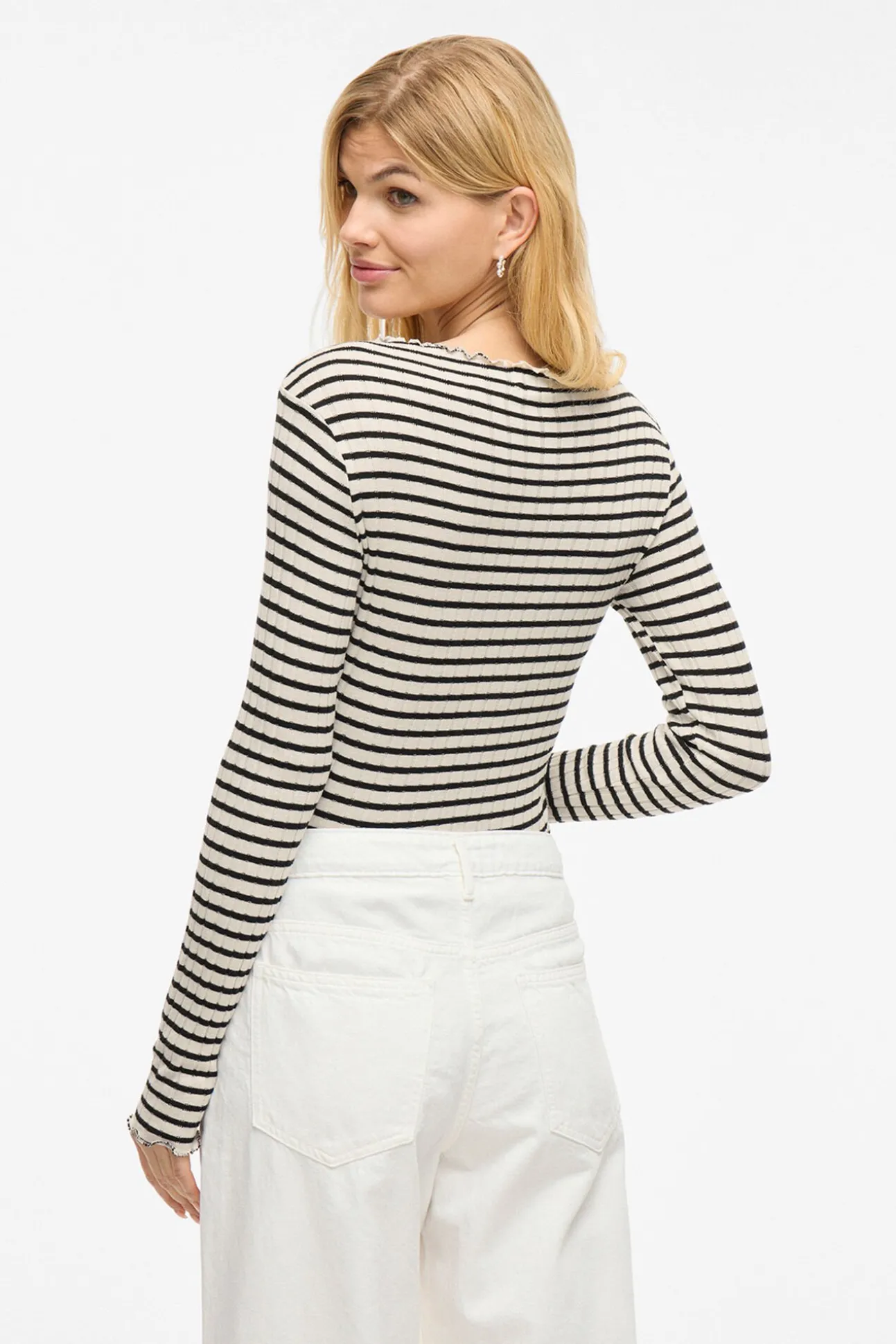 Top de manga larga con ribetes