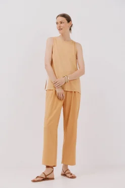 Top detalle puntilla crochet lateral