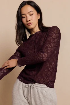 Top encaje asimétrico