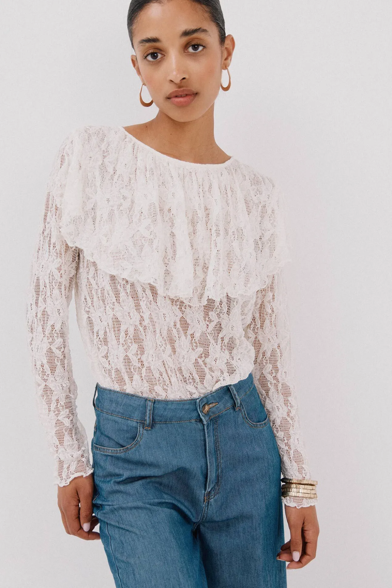 Top encaje volante