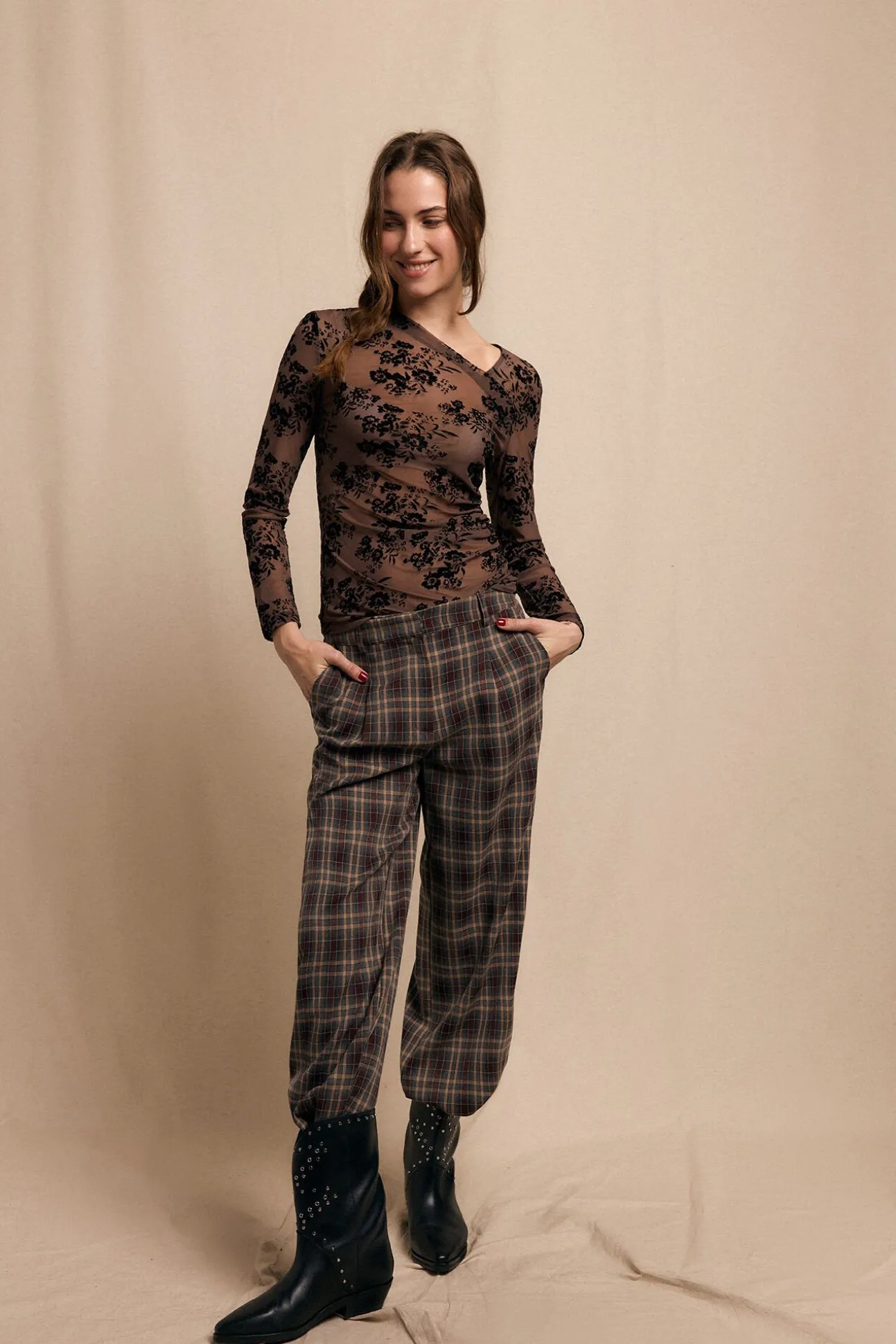 Top escote asimétrico