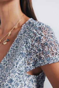 Top florecitas azules