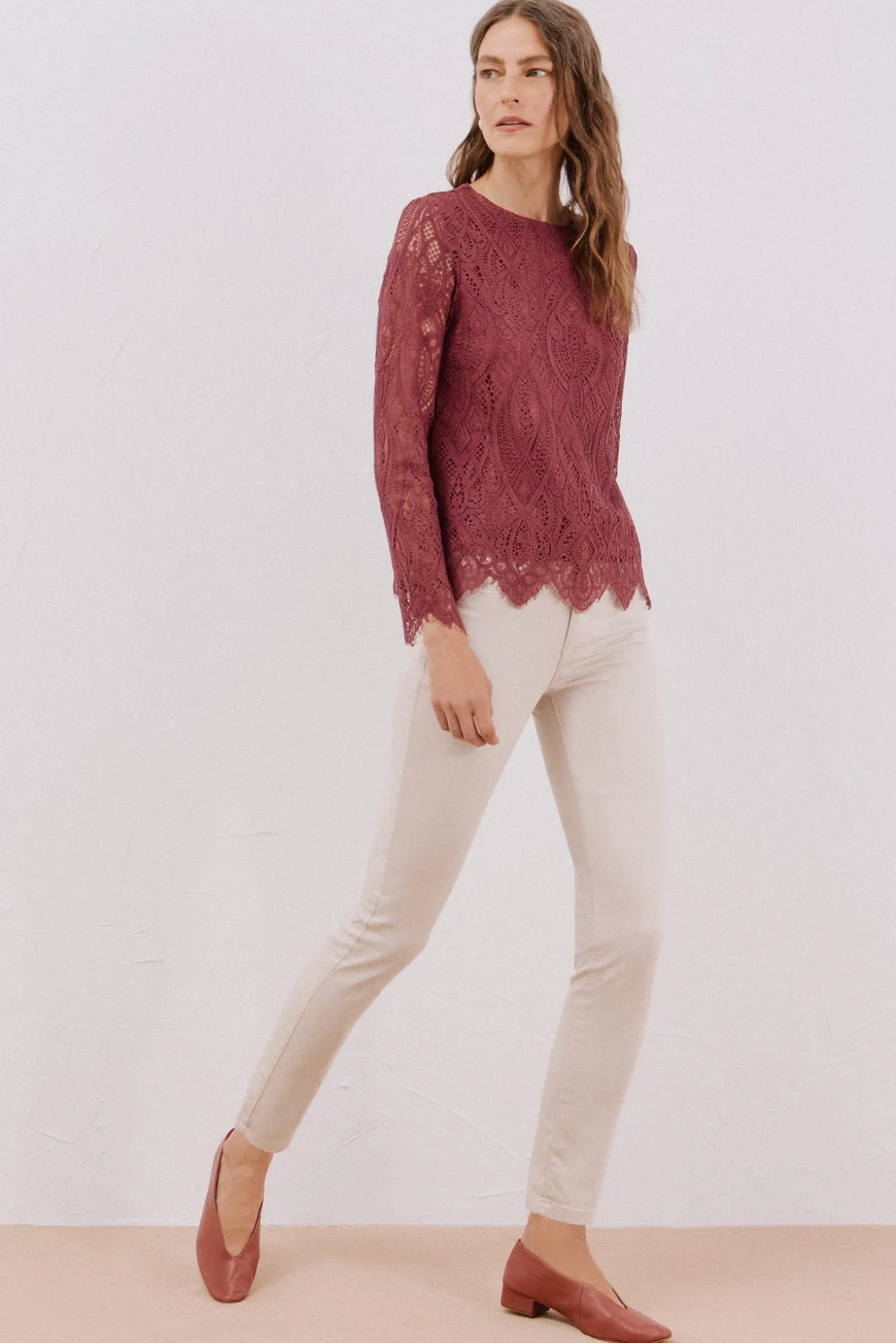 Top guipur manga larga