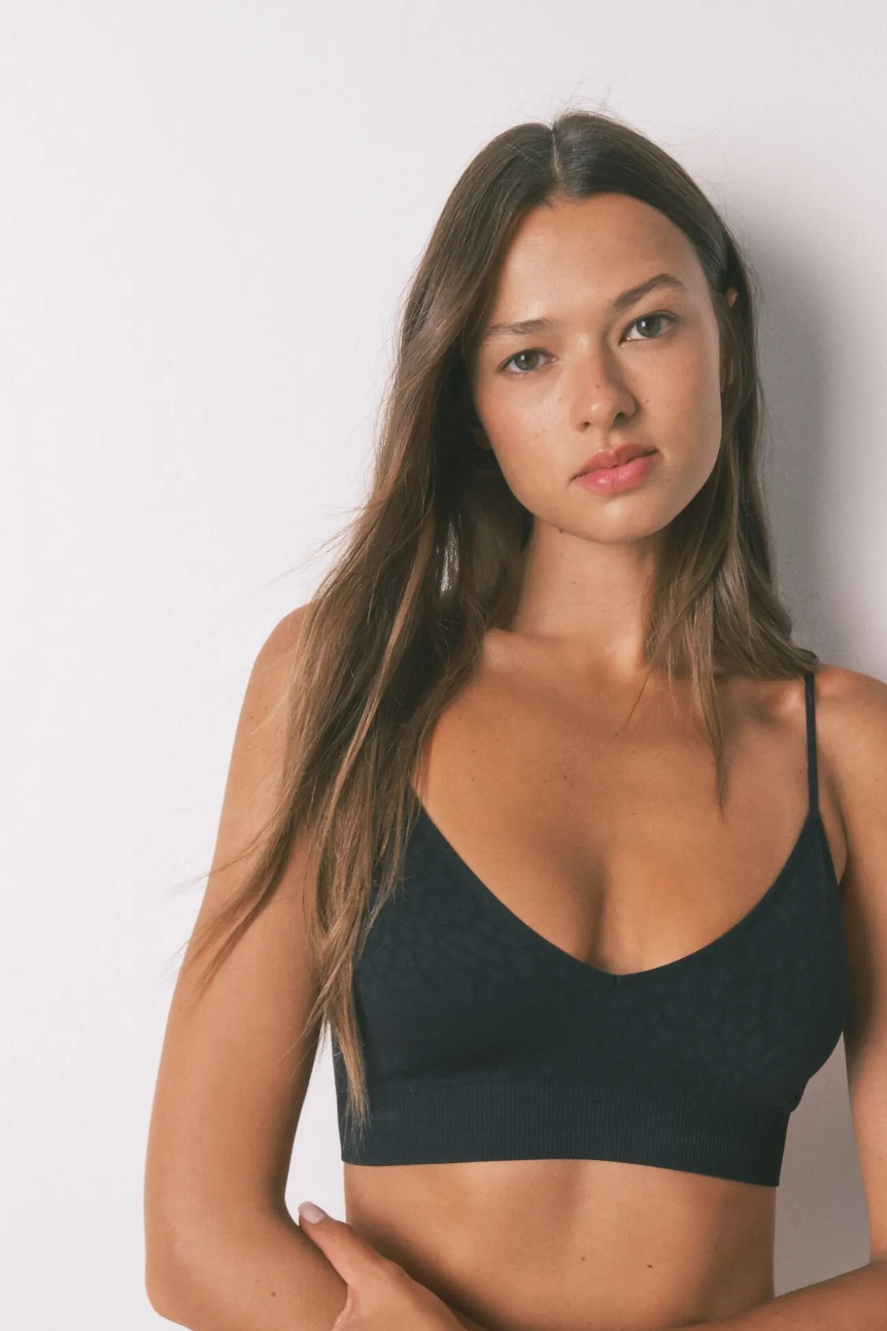 Top sin costuras NATURAL animal print negro