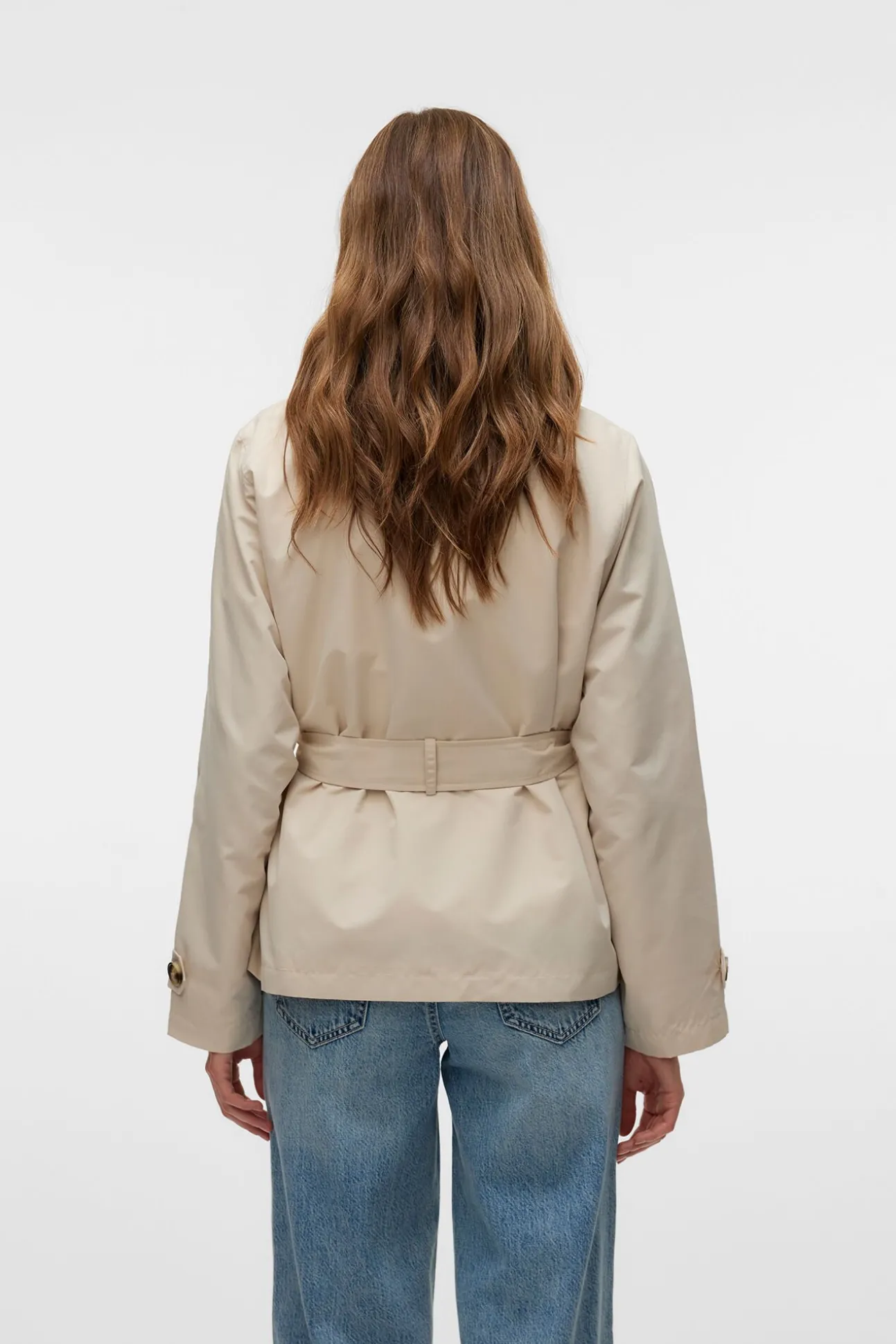 Trench corto de manga larga