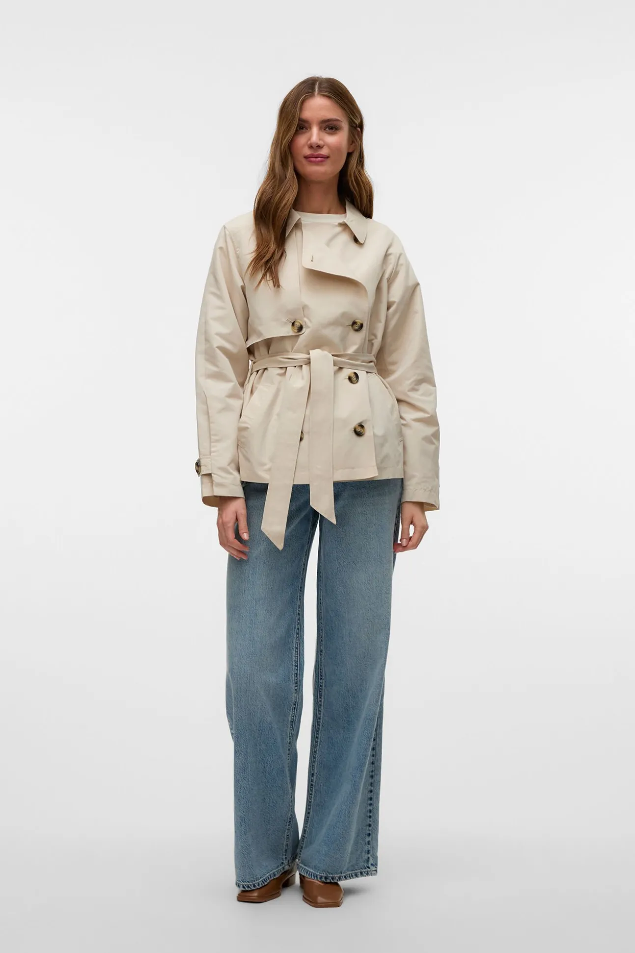 Trench corto de manga larga