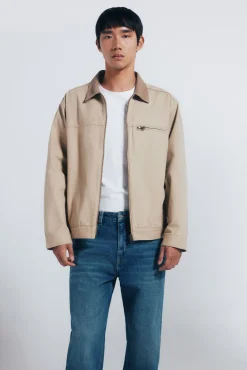 Vaquero lavado oscuro sobretintando straight fit