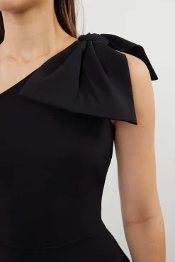 Vestido ajustado de un solo hombro