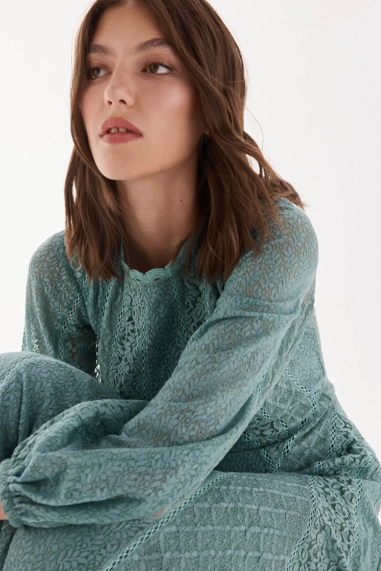 Vestido combinado de encajes