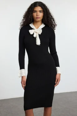 Vestido con detalle de lazo