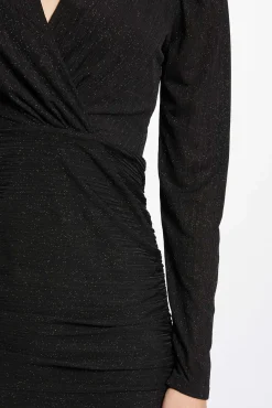 Vestido corto ajustado