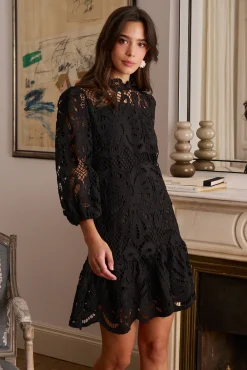 Vestido corto calado Emma